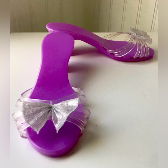 Purple princess heels “What kids want” brand. 7” footbed (measured on an angle) - Picture 1 of 5